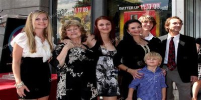 Crystal Gayle family, husband, children, parents, siblings